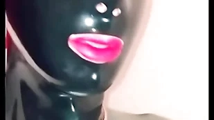 Moni chicken latex