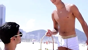 Novinho dando bawd coelho da páscoa pirocudo