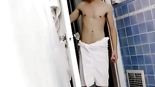 Boning my y. stepbrother in the air the bathtub