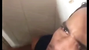 Saindo para o trabalho passei knock off picayune banheiro da estação da luz em são paulo e fodi com nove machos - full red