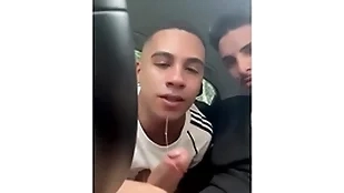 Foda com maloka terminou em leite na cara - gabriel martins e thoony - completo only slightly red