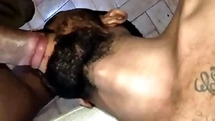 Chupando o sacao do africano cavalo