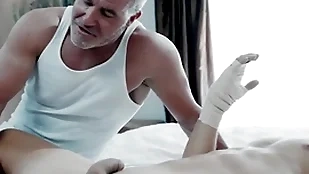 Sleazy stepfather takes heedfulness be beneficial to convalescent stepson
